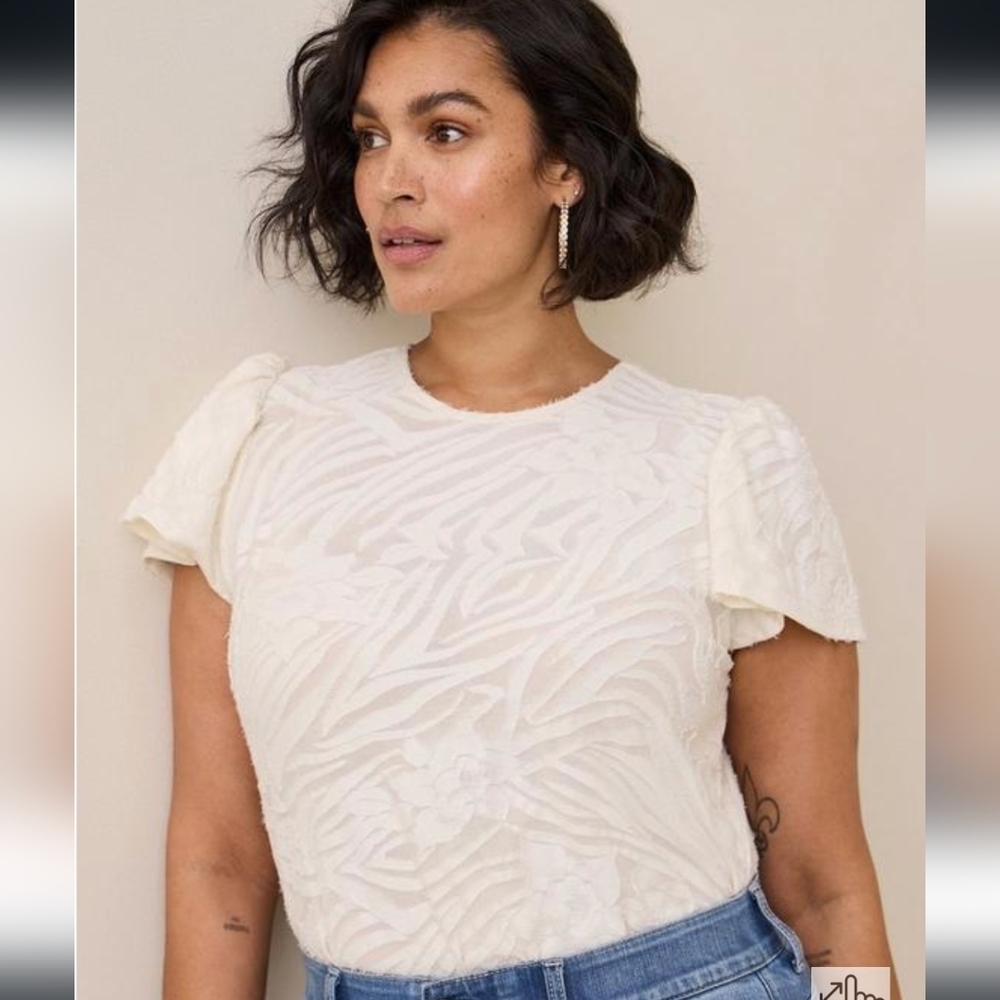 Torrid Knit Jacquard Crew Neck Flutter Short Sleeve Tee White Textured  5X